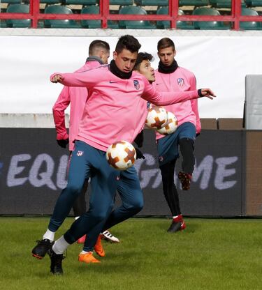 Entrenamiento del Atl¨¦tico de Madrid en el estadio del Lokomotiv de Mosc¨².