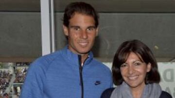 Rafael Nadal y Anne Hidalgo, en la previa del torneo Roland Garros en 2014.