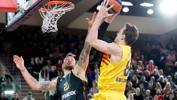 Monaco (Monaco), 29/12/2023.- Donatas Motiejunas (L) of AS Monaco and Jan Vesely (R) of FC Barcelona in action during the Euroleague Basketball match between AS Monaco and FC Barcelona at the Louis II stadium, in Monaco, 29 December 2023. (Baloncesto, Euroliga) EFE/EPA/SEBASTIEN NOGIER
