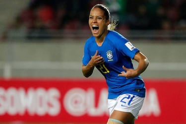 Mónica Hickmann, un doblete que vale una Copa América