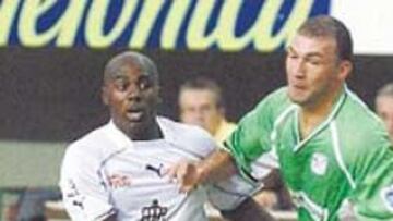 <b>EN LO ALTO. </b>Interviú visita a un Caja Segovia recuperado.