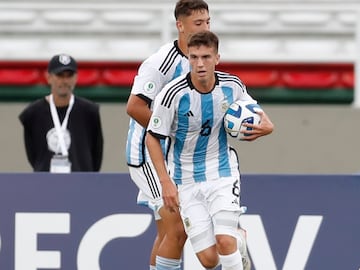 Máximo Perrone played for the Argentina Under-20 side at the South American Championships. 