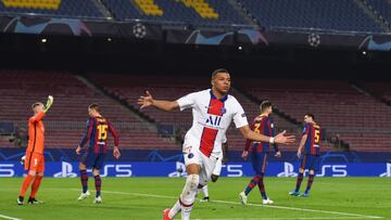 BARCELONA, SPAIN - FEBRUARY 16: Kylian Mbappe of Paris Saint-Germain celebrates after scoring their side's first goal during the UEFA Champions League Round of 16 match between FC Barcelona and Paris Saint-Germain at Camp Nou on February 16, 2021 in