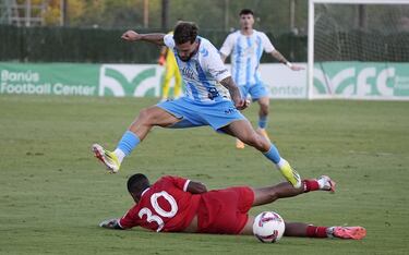 Un excelente gol de Larrubia da más alas y moral al nuevo Málaga