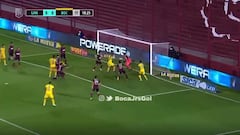 Tevez, el más listo en el área para adelantar a Boca ante Lanús