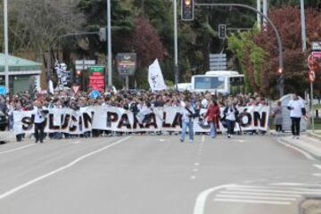 Manifestaci¨®n de los aficionados antes del partido contra el Ir¨²n en Abril de 2012.