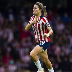 Licha Cervantes renueva con Chivas hasta 2024