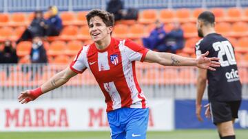 Giuliano Simeone celebra un gol al Moscard&oacute;. 