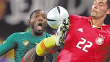 <b>¡DE ROJO! </b>Alemania estrenó ayer su nuevo uniforme.