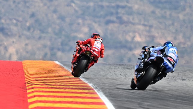 Ni fallando en la salida perdonó Márquez la victoria