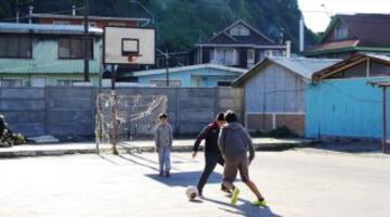 Fútbol tras el Tsunami en Caleta Tumbes