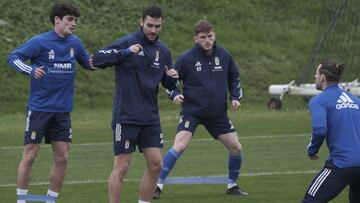 18/02/21 ENTRENAMIENTO REAL OVIEDO
JUGADORES REALIZANDO EJERCICIOS CON UNAS GOMAS
