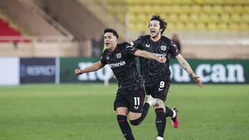 Monaco (Monaco), 23/02/2023.- Nadiem Amiri (L) and Sardar Azmoun (R) of Bayer Leverkusen celebrate after winning the penalty shoot-out of the UEFA Europa League play-off, 2nd leg match between AS Monaco and Bayer Leverkusen in Monaco, 23 February 2023. EFE/EPA/Sebastien Nogier
