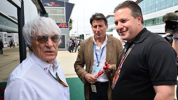 Bernie Ecclestone junto a Zak Brawn (a la derecha).