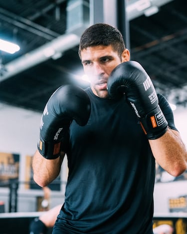 “Ignacio ‘Jaula’ Bahamondes tiene el potencial para ser Top 5 o hasta campeón de la UFC... Es muy talentoso, al estilo chileno” 