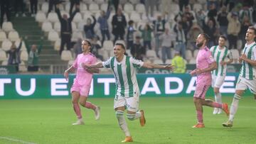 Carracedo celebra su gol