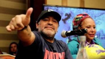 Maradona se ha caracterizado por ser pol&eacute;mico en las ruedas de prensa 