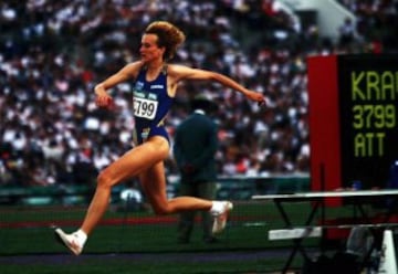 La ucraniana Kravets con esa distancia de 15,50 metros en el triple salto fue imbatible por la atleta Mbango que en 2008 logr¨® 15,39 metros. Fue la cifra que m¨¢s se acerc¨® al r¨¦cord mundial de la ucraniana en los ¨²ltimos a?os.
