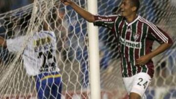 SENTENCIA. El brasileño Adeilson celebra el tercer gol de su equipo ante el Alianza Atlético.