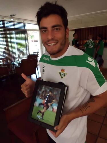 Carvalho aterrizó y esta tarde será presentado con el Betis