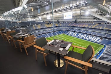 KŌ está ubicado en la décima planta del Santiago Bernabéu y su salón tiene vistas directas al estadio, con una panorámica impresionante.