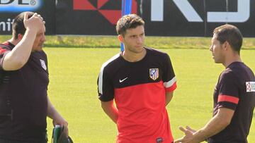 Borja, con Simeone y Burgos, en 2012.