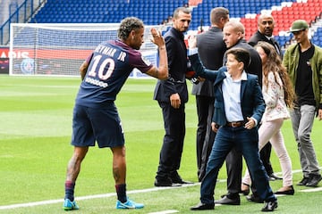 La presentación de Neymar como nuevo jugador del PSG