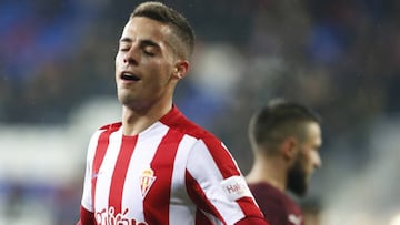 GRA379. EIBAR (GUIPÚZCOA), 21/12/2016.- El jugador del Sporting de Gijón Rubén Sánchez celebra el gol marcado ante el Eibar, durante el partido de vuelta de los dieciseisavos de la Copa del Rey que se disputa hoy en el estadio de Ipurúa, en Eibar. EFE/Juan Herrero