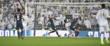 1-0. Isco en la jugada del primer gol de Karim Benzema.