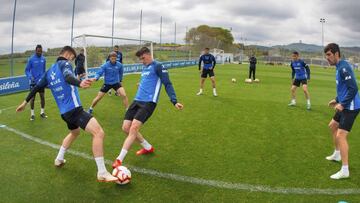 El Alavés, en una sesión de entrenamiento reciente en Ibaia.