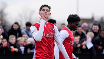 Van den Ban celebra su gol al Atlético.