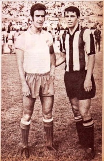 Ignacio Prieto (a la izquierda): 40 partidos en Nacional de Uruguay. Fue campeón en 1971.