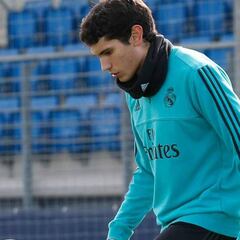 Vallejo se entrena con el grupo y apunta al once ante la Juve