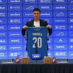 José Paradela ya es azul