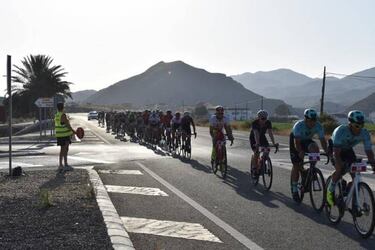 La eterna guerra cicloturista entre competición y diversión