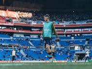 Williot Swedberg, jugador del Celta, durante el calentamiento previo al partido con el Olympique de Lyon en el Groupama Stadium.