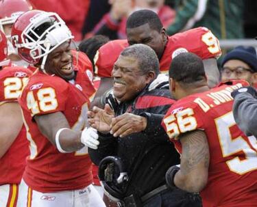 Los muertos vivientes invaden la NFL… a mordiscos