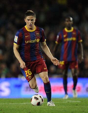 En el verano de 2007 fich車 por el F. C. Barcelona, para jugar en el Juvenil A y permaneci車 vinculado al Barcelona hasta el 2013