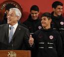 Presidente Piñera prepara anuncio por retorno del fútbol