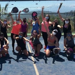 "Éramos 16": la increíble comunidad de mujeres que se tomó el deporte de moda