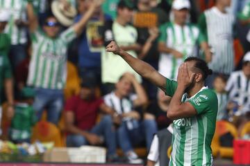 Atlético Nacional ganó con goles de Barcos y Vladimir