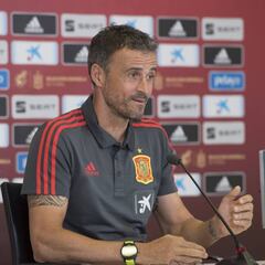 Luis Enrique: "Yo le daría cualquier premio individual a Messi"