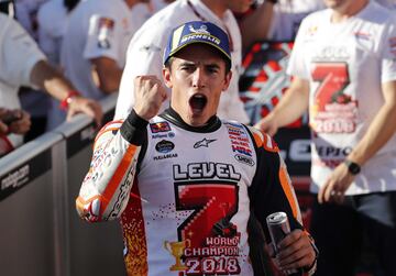 Marc Márquez celebrando su séptimo mundial en motociclismo. 