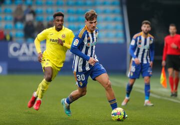 Vallejo se lo guisó y Vallejo se lo comió. El centrocampista de la Ponferradina marcó el tanto que igualaba momentáneamente el partido con el Villarreal B, tras una larga carrera. Después de internarse en el área, definió con pierna izquierda ante la salida de Iker Álvarez.