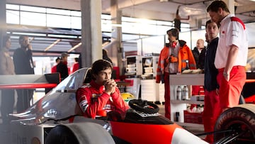 SENNA. Gabriel Leone as Ayrton Senna in Senna. Cr. Alan Roskyn/Netflix ©2024