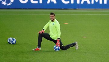 Karnezis, feliz en Napóles y "gran relación" con Ospina