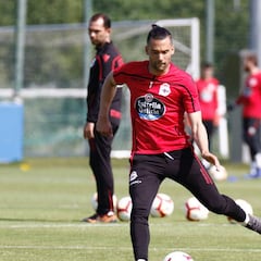 Quique sufre una lesión en el bíceps y es duda para Elche