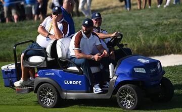  Jon Rahm, en el buggy.