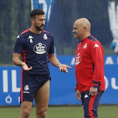 La renovación de Pablo Martínez se congela en el banquillo