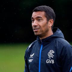 Van Bronckhorst: “Hablaré con Morelos la próxima semana”